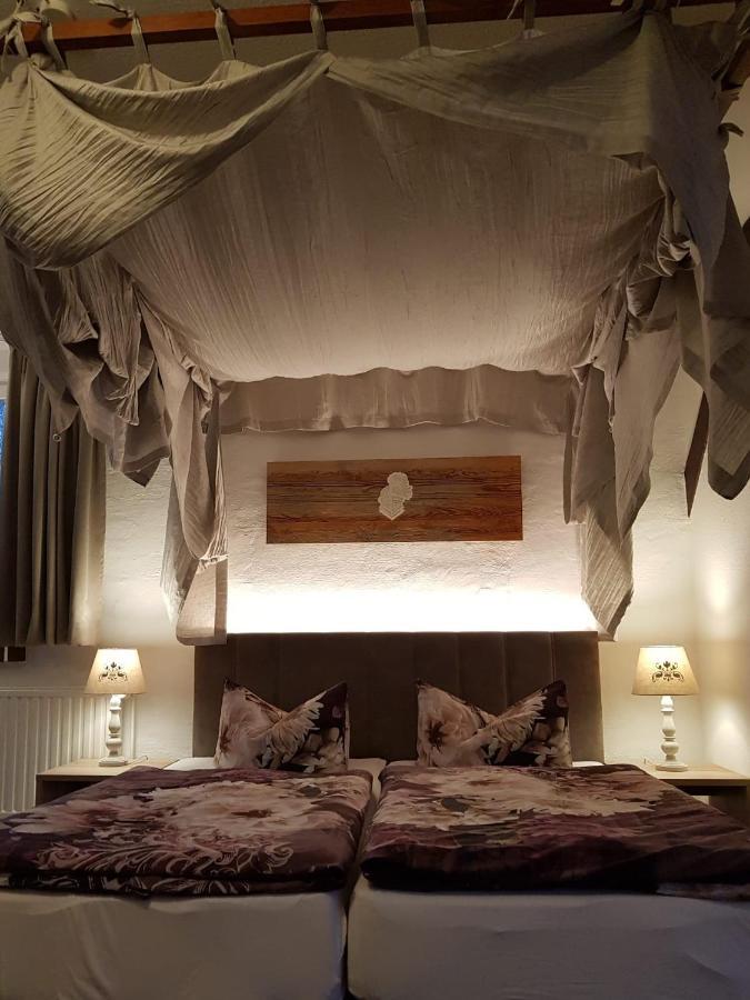 Ritterhof Kampehl Hotel Neustadt  Екстериор снимка
